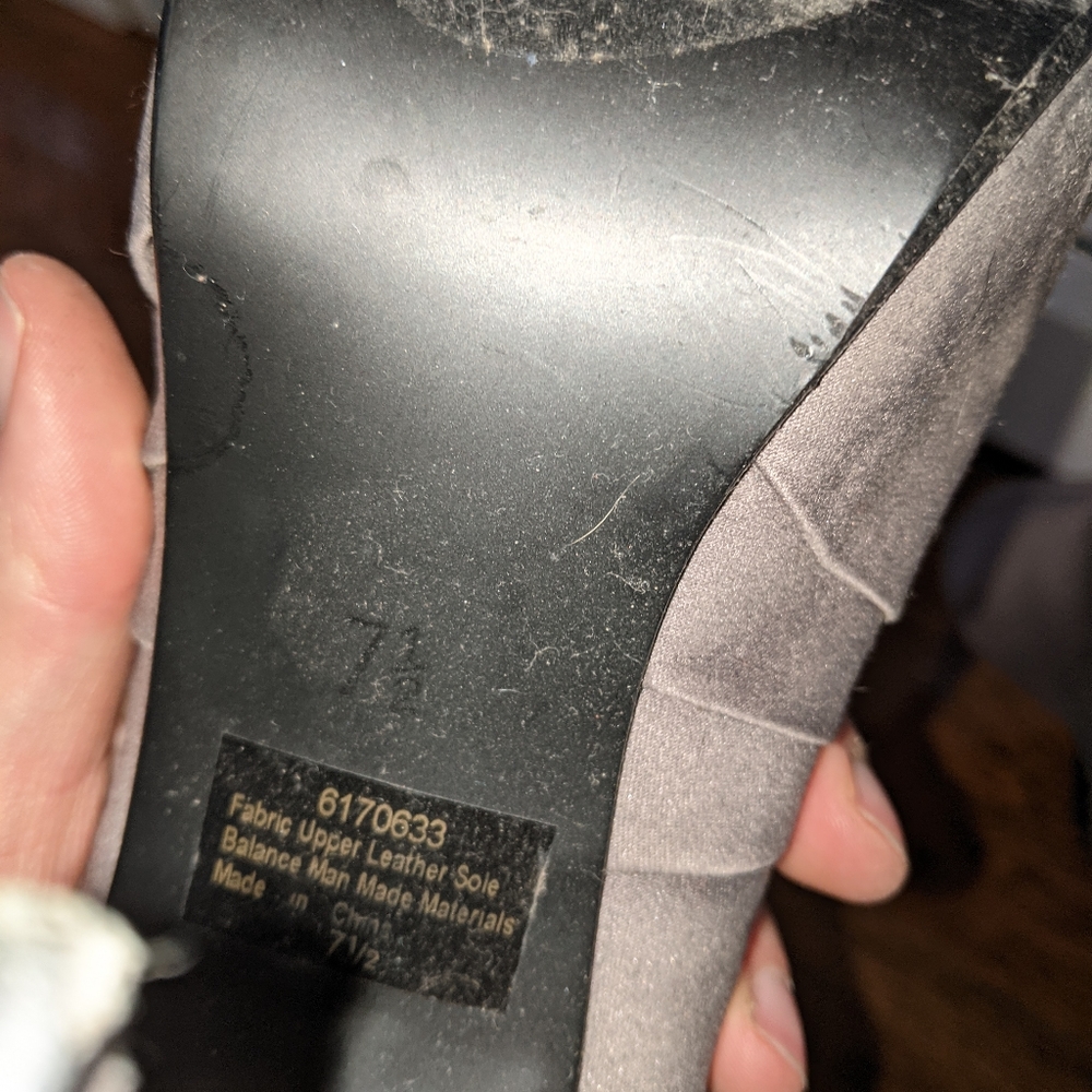 Heels - Picture 2 of 4
